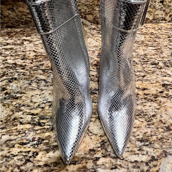 Cute Silver Michael Kors Boots! - Picture 1 of 11